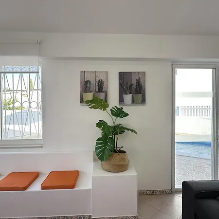 Rosa - Private Pool - 8 Pax - *